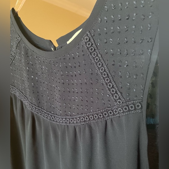 LOFT Size S Sleeveless Navy Dotted Shell Top - Picture 2 of 8